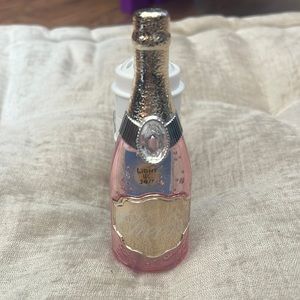 “cheers” wallflower plug-in